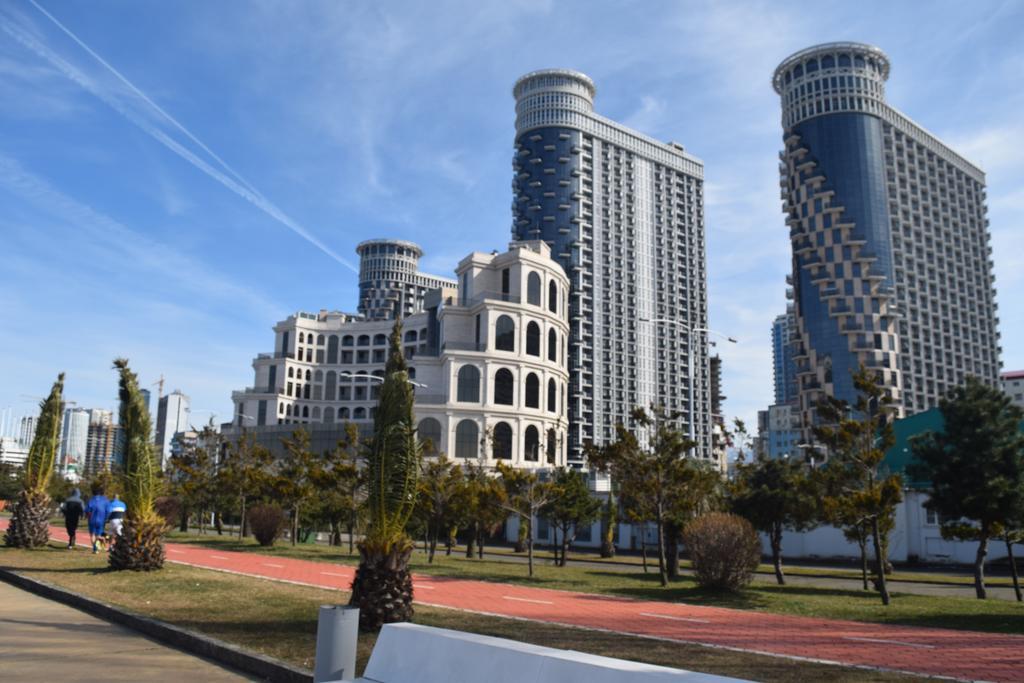 Orbi Sea Towers Apart Hotel Batumi Exterior foto