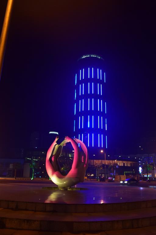 Orbi Sea Towers Apart Hotel Batumi Exterior foto